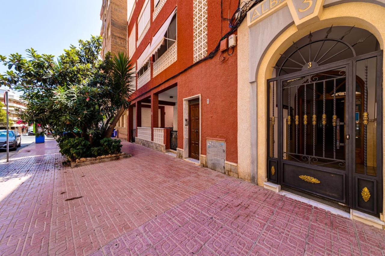 Apartment Studio Relax Torrevieja Dış mekan fotoğraf
